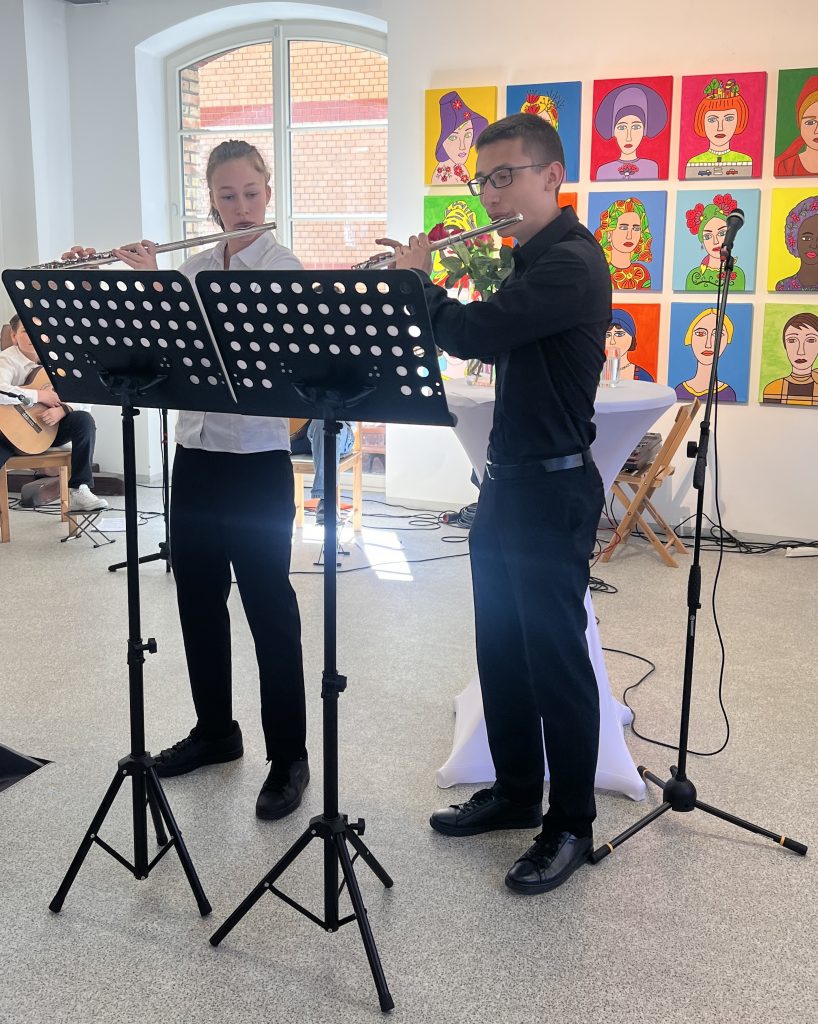 Schüler der Klarinettenklasse beim gemeinsamen Proben.