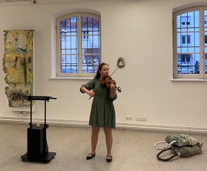 Junge Geigerin begeistert das Publikum